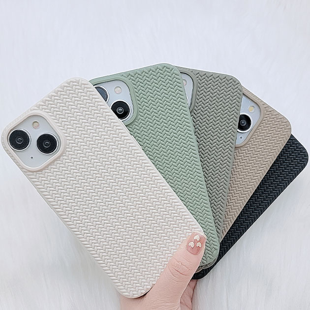 Rakuten - ソリッドカラー ケーブル柄 ニット iPhone ケース 女性 レディース スマホ カバー アクセサリー 立体 3D マット くすみ 単色 淡色 ベーシック シンプル ミニマル 編み柄 ウォーミー ナチュラル 可愛い キュート ガーリー