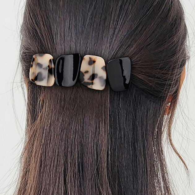 乐天商城 - 配色 カラーリング スクエア　モチーフ バレッタ 女性 レディース ヘアアクセサリー 春 夏 秋 冬 髪飾り 髪留め 大理石 マーブル フェミニン 抜け感 上品 大人っぽい ドレスアップ ヘアアレンジ まとめ髪 普段使い おでかけ デート オフィス