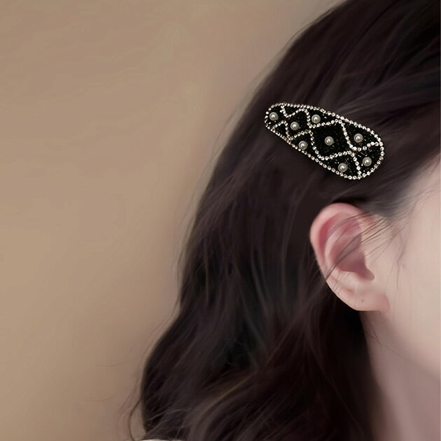 Rakuten - 【4点セット】配色 パール ラインストーン パッチン ヘアピン 女性 レディース ヘアアクセサリー 春 夏 秋 冬 髪飾り ビジュー きらきら 華やか エレガント 上品 清楚 フェミニン まとめ髪 アクセント ヘアアレンジ 結婚式 二次会 パーティー