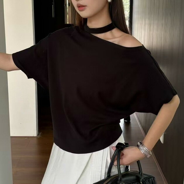 ワンショルダー チョーカー ドルマンスリーブ 半袖 カットソー トップス レディース 女性 夏 サマー 無地 単色 トレンド 抜け感 大人女子 大人っぽい 色っぽい セクシー 肌見せ おしゃれ クール スタイリッシュ おでかけ デート 韓国ファッション