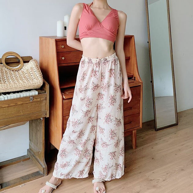 【2点セット】Vネック カシュクール風 デザイン ワイド パンツ 女性 レディース スイムウエア ビキニ 水着 クロップド丈 ハーフトップ 花柄 フラワー ボタニカル柄 細見え スタイルアップ リーフ ホルターネク カジュアル エレガント リゾート 大人