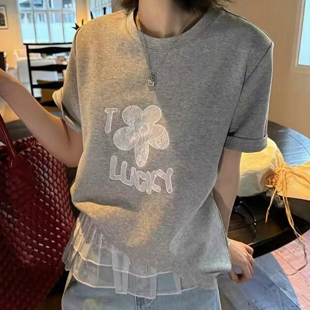 Rakuten - フラワー ロゴ レース モチーフ 半袖 Tシャツ トップス ドロップショルダー クルーネック レディース 女性 夏 サマー 丸首 ゆったり 楽ちん かわいい おしゃれ スイート ガーリー キュート カジュアル デイリー 普段使い おでかけ デート 学生