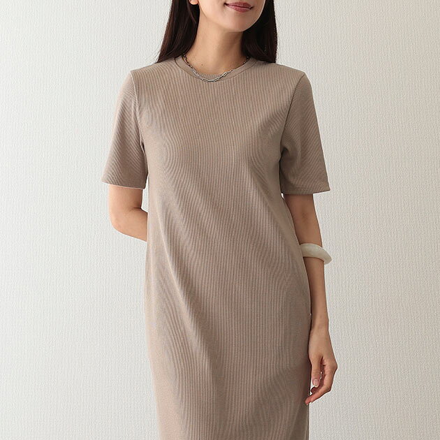 Rakuten - コットン バックスリット 半袖 カット ロング ワンピース クルーネック セットインスリーブ 女性 レディース 夏 サマー シンプル ベーシック ミニマム 単色 ワンカラー 無地 リブ 袖長め 着回し 動きやすい デイリー 普段使い 大人っぽい 抜け感