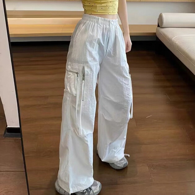 ファスナー ストラップ付き タック ワイド パラシュート パンツ ボトム オールシーズン レディース 女性 無地 単色 ドロスト スポーティー ボリューム 楽ちん おしゃれ クール カジュアル スポーティー ストリート Y2K 韓国ファッション