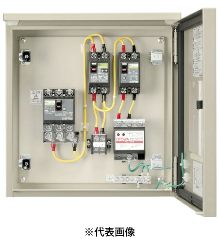 電気自動車(EV)6kW充電設備用引込分岐盤 ◆ 特 長 ・施錠可能なキャビネットです。(鍵番号違いの対応も可能です。) ・屋外で風雨にさらされる場所(雨線外)への設置が可能です。 ・住宅の壁面色に合わせてキャビネットの指定色対応が可能です。 ・既設住宅の引込口配線方法に応じた商品をご用意しています。 ◆ 内 容 2022年12月28日発行の内線規程 第14版(JEAC 8001-2022) 3597-6[充電設備の施設] 資料3-5-1[電気自動車(EV)用6kW 充電設備の施設例]に住宅へのEV6kW充電設備を設置する際 の施設例として、「標準施工」、「方式A」、「方式C」の3例が 規定されました。 本商品は、この施設例の「方式C」に対応しています。 「方式C」とは、既設住宅において引込口装置の電源側にEV充 電設備用漏電ブレーカを取り付けし、EV6kW充電設備を屋外 配線または屋側配線で施設する方法です。 屋外に主開閉器と上記ブレーカ、SPDを搭載した盤を設置す ることとなります。 ◆ 仕 様 相線式：単相3線 定格電圧：AC100/200V 主開閉器 ：あり 主開閉器容量：NE63C 3P 60A ホーム分電盤用端子台：TB 3P 60A EV充電設備用漏電ブレーカ：GE52C 2P 40A F15 寸法mm(ヨコxタテxフカサ)：400x400x120 適用キャビネット： OAS12-44 塗装色：ライトベージュ 質量 kg：11.4 ＜外 観＞ ・外観（保護板を閉めた時） ・外観（保護板を外した時）nittoEV6kW充電設備用引込分岐盤BN6-21EV