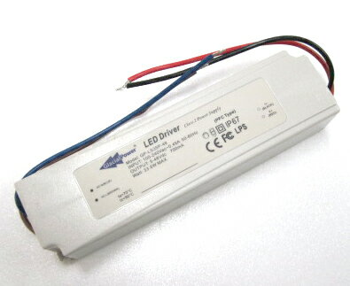 電流固定型のモジュールです。 入力：100-240VAC 50/60Hz 出力電流：700mA（固定） 出力電圧：5-48VDC 最大電力：31.5W IP67