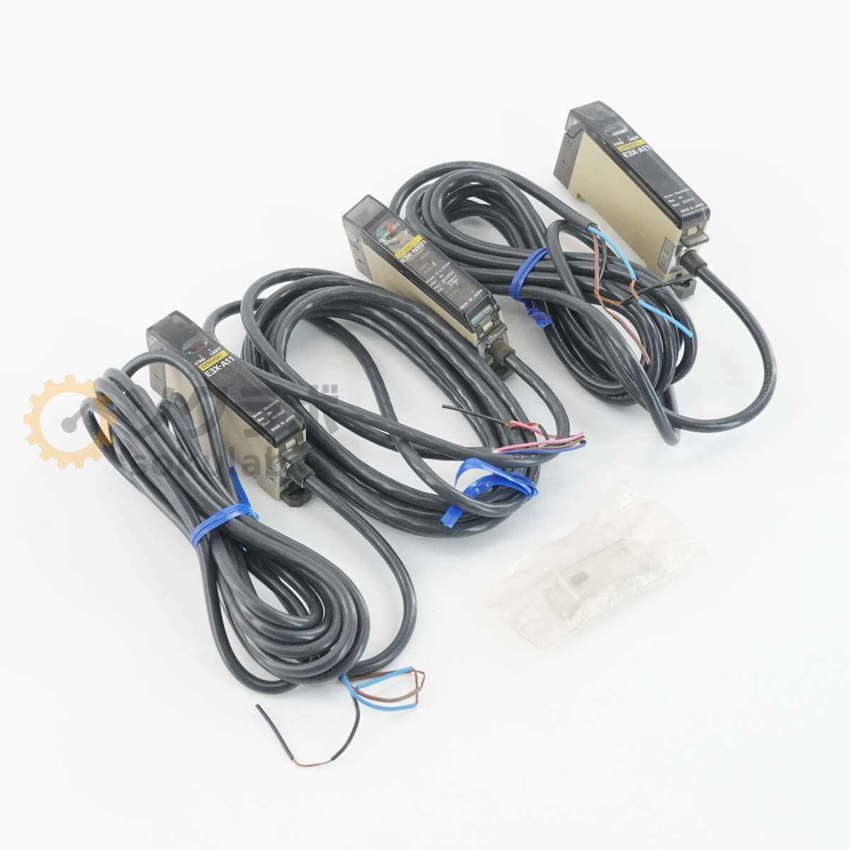Rakuten - 【中古】[PG]8日保証 セット OMRON E3X-A11 E3X-NV21 E3X 光ファイバ式光電スイッチ ファイバアンプ Photoelectric Switch Fiber Am...[08100-0065]
