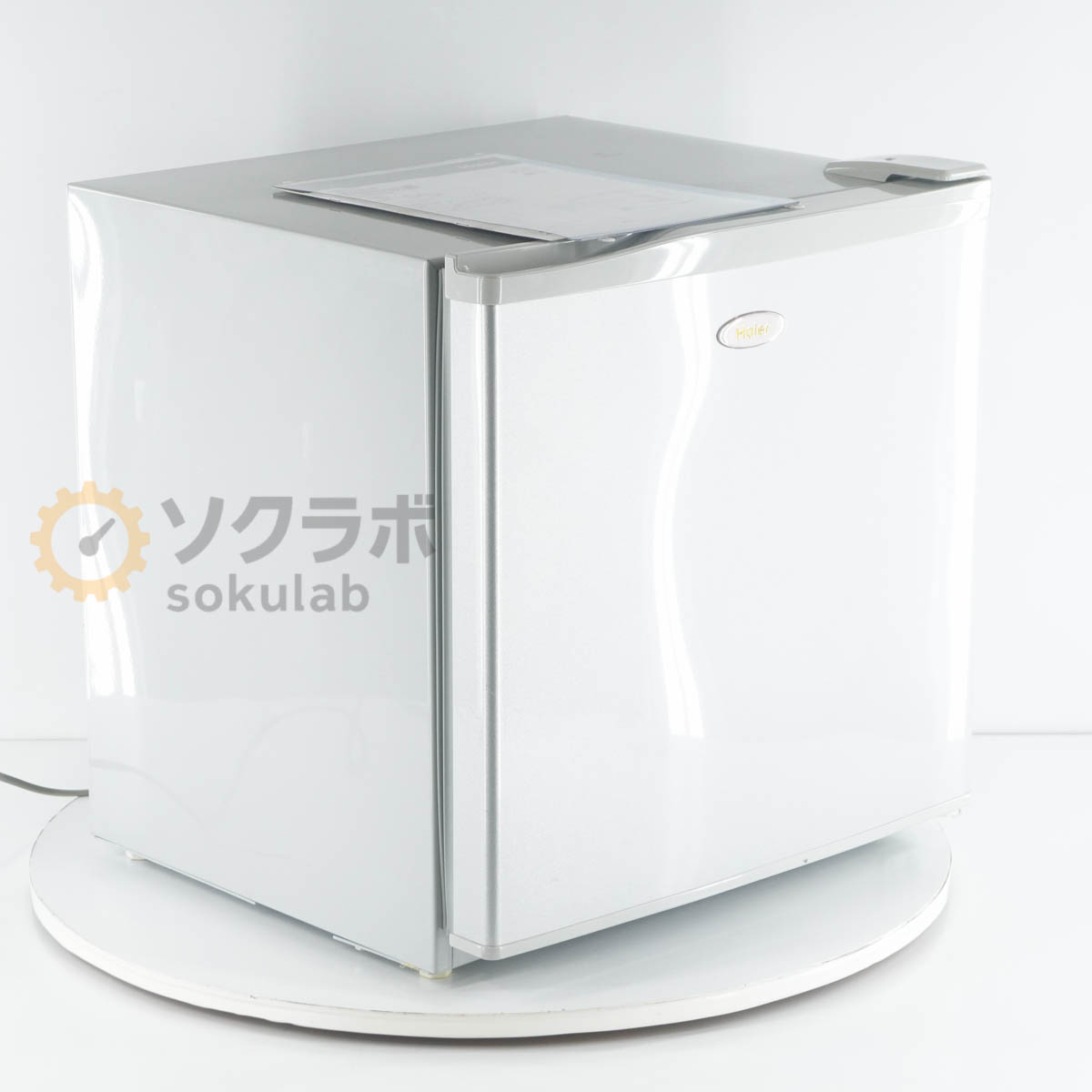 製造年(家電)：2006年製 仕様：38L 付属品：取扱説明書【保証あり】使用されていたものを入荷いたしました。 あくまでも中古品としてご理解の上でご購入お願いいたします。 詳細は写真にてご確認ください。【当商品について】38L冷却確認済【外観・動作・補足コメント】傷や汚れがあります。冷却を確認いたしました。【サイズ】高さ53.00cm×幅50.00cm×奥行51.00cm　重さ約22.00kg【サイズ補足】