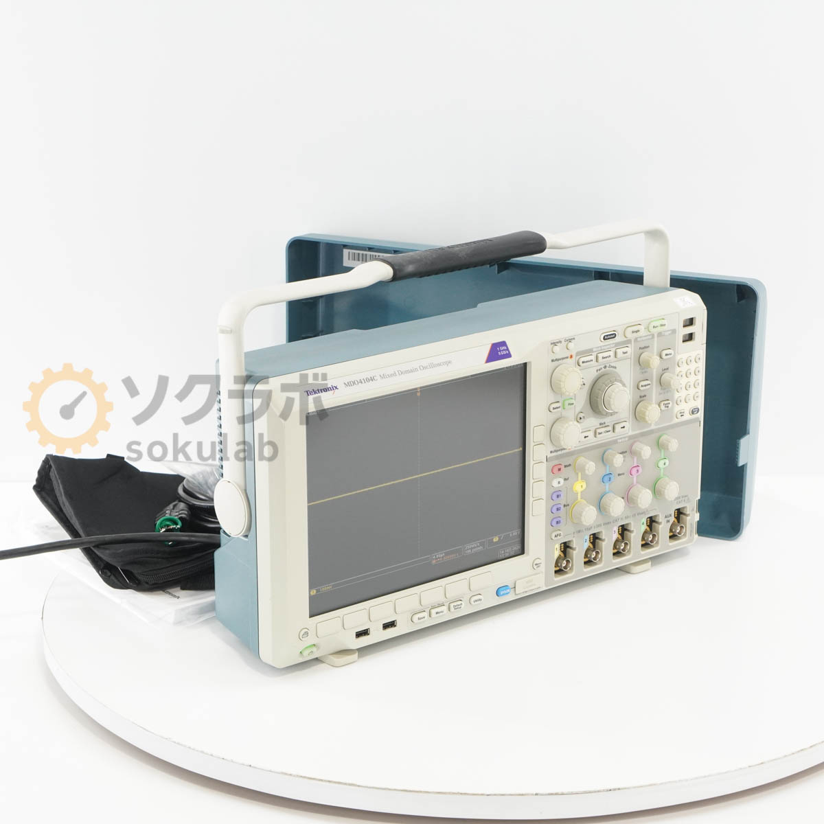 シリアル番号：C003757 シリーズ・商品・ブランド名：MDO4000C 仕様：1GHz 5GS/s 付属品：電源コード【保証なし】全ての機能が動作するか等の詳細な状態が分かりかねるため現状販売とさせていただきます。 通電した場合は、通電した状態の写真を掲載しておりますので写真にてご確認ください。 現状での販売となりますので、記載の有無に関わらず保証は一切おつけ出来ませんのでご了承ください。 詳細は写真にてご確認ください。【当商品について】1GHz 5GS/s【外観・動作・補足コメント】やや傷や汚れがあります。校正エラーの表示が出ます。セルフテストにてAFG不合格の表示が出ます。その他当店では詳細な動作は未確認です。【サイズ】高さ25.00cm×幅44.00cm×奥行14.00cm　重さ約7.00kg【サイズ補足】