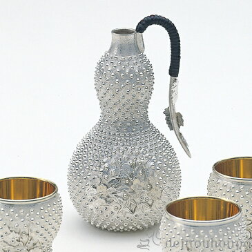 \LINE友達クーポン発行中/ 銀製 酒器揃 松竹梅 ヒサゴ霰 1×3 B ( 父の日 ギフト 早割り 初任給 プレゼント 祖父母 酒器 日本酒 冷酒 プレゼント 人気 東京銀器(銀工芸) 結婚 出産 内祝い 引き出物 金婚式 誕生日プレゼント 還暦祝い 古希 喜寿 米寿 退職 定年 )