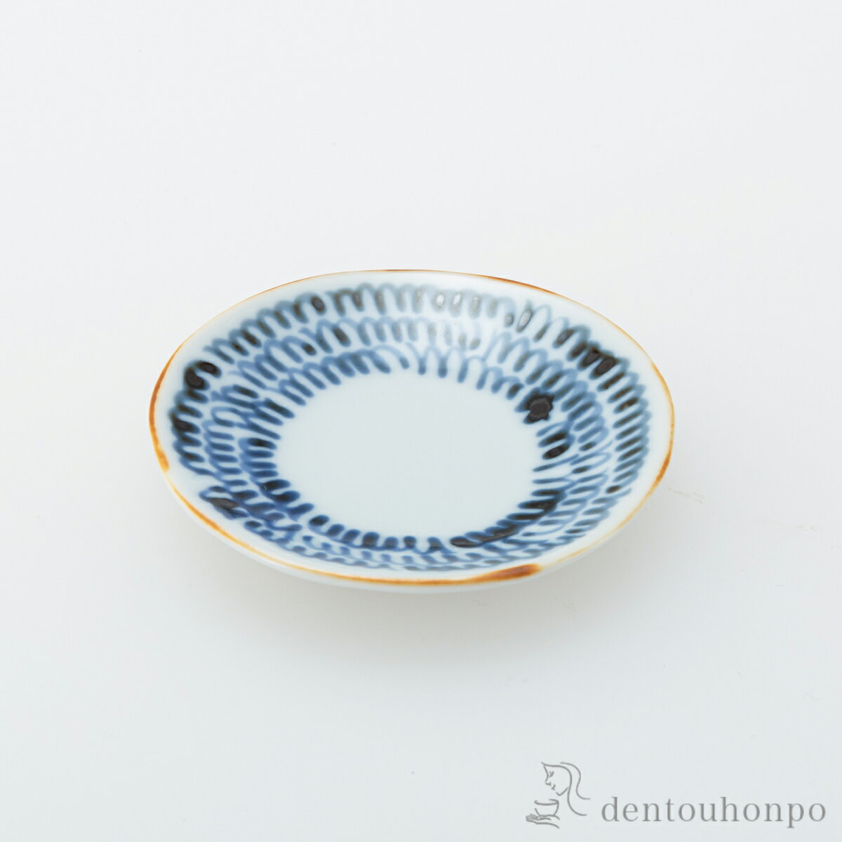 乐天商城 - 染文様 丸豆皿 みじん唐草 5個セット ( 初任給 プレゼント 母の日 プレート 醤油皿 豆皿 和食 洋食 波佐見焼 結婚 出産 内祝い 引き出物 金婚式 誕生日プレゼント 還暦祝い 古希 喜寿 米寿 退職 定年 プレゼント お祝い お返し お礼 令和 両親 父 母 男性 女性 日本製 )