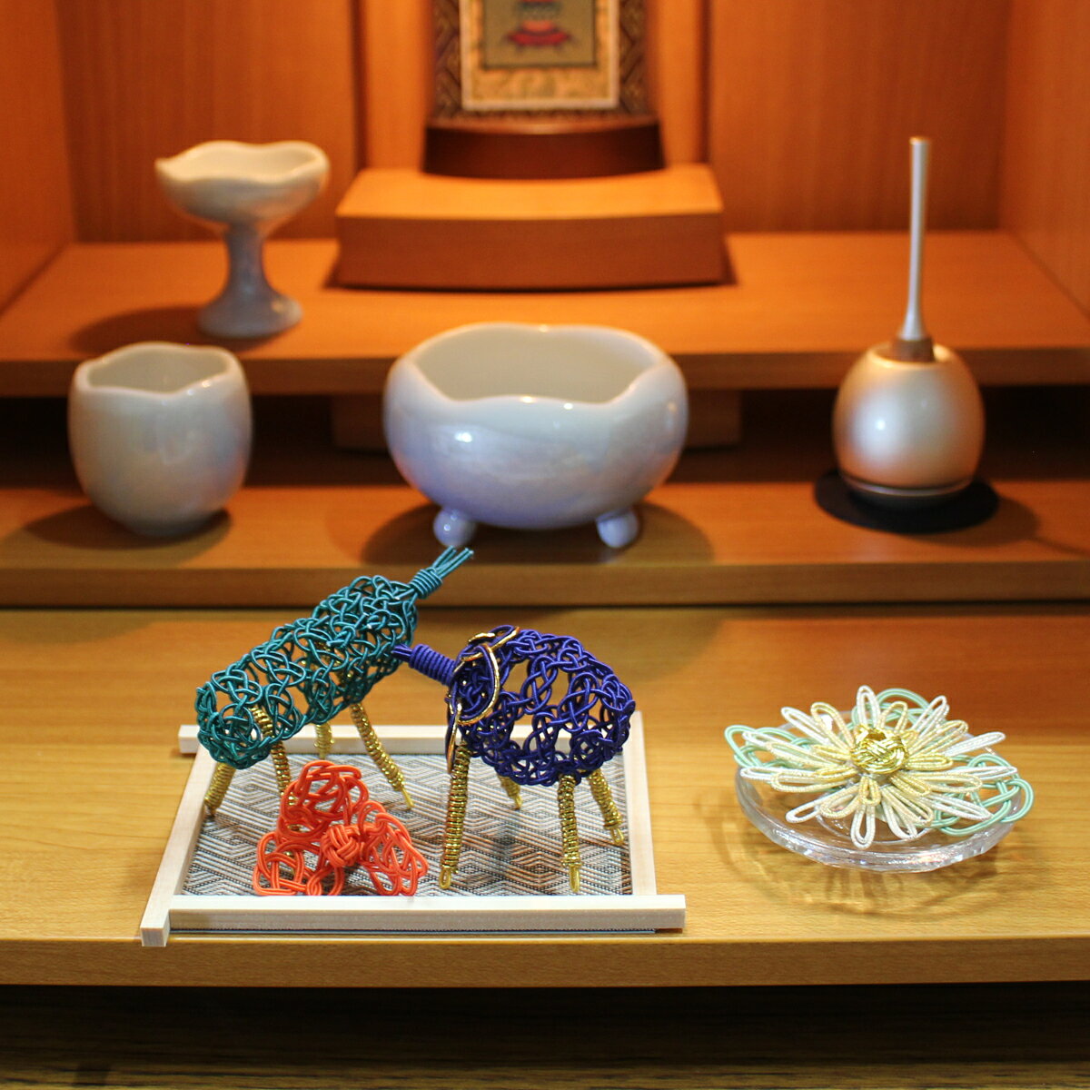 盆飾り 水引精霊牛馬 馬（きゅうり）・牛（なす） ほおずき・水引仏花（瑞菊） 4点セット 京都香彩堂 線香 付き ( 木札名入れ有料 お盆用品 お寺 牛馬飾り お供え花 お盆飾り 初盆 ペット 供養 コンパクト 省スペース モダン 飯田水引 プレゼント お祝い お返し ) dentouhonpo-10033422 伝統本舗 サンプル画像3