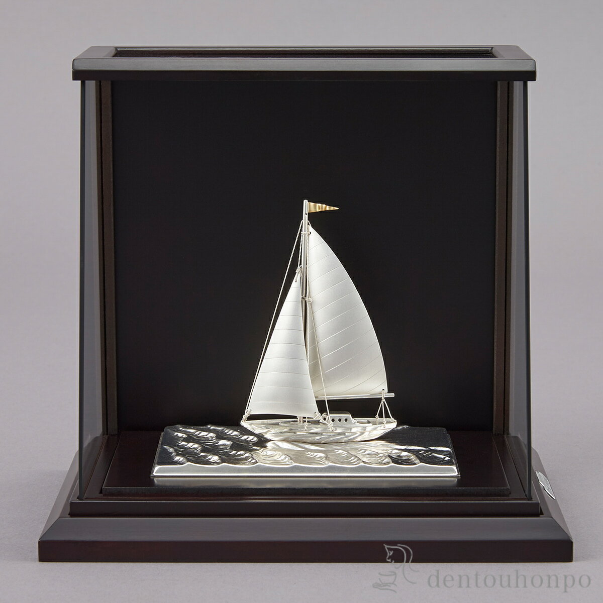 【5%OFFクーポン 本日23:59まで】 銀製 ヨット スループ 20g スロープケース ( プレート名入れ有料 木札名入れ有料 高級 コレクション 美術品 ...
