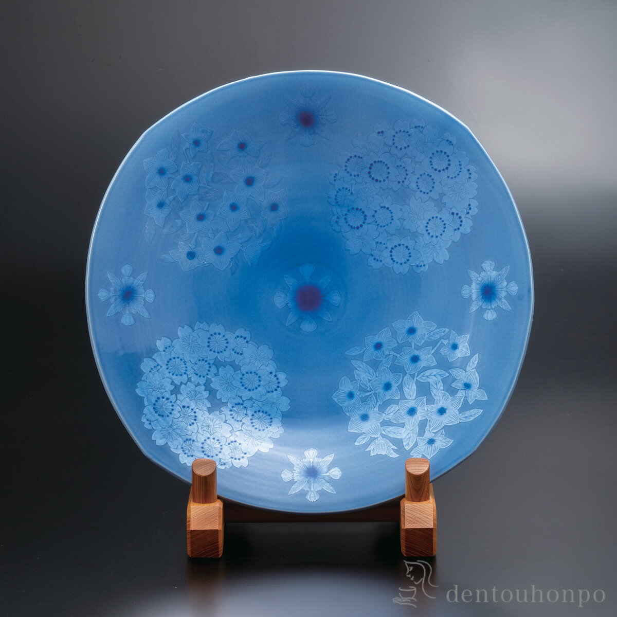 【LINE登録で300円クーポン】 四方飾皿 淡青釉裏銀彩花文 15号 皿立付 ( 置物 飾皿 スタンド 絵皿 贈り物 九谷焼 結婚 出産 内祝い 引き出物 金...