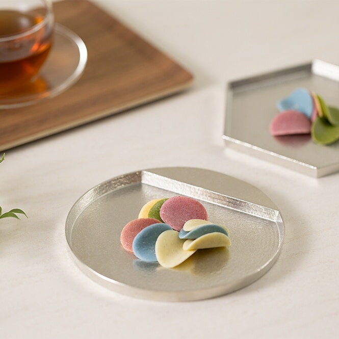 乐天商城 - 【11%OFFクーポン&P5倍 5/9 20~24時】 つまみ皿 MARU L ( 能作 初任給 プレゼント 母の日 プレート 醤油皿 豆皿 和食 洋食 高岡銅器 結婚 出産 内祝い 引き出物 金婚式 誕生日プレゼント 還暦祝い 古希 喜寿 米寿 退職 定年 プレゼント お祝い お返し お礼 令和 両親 )