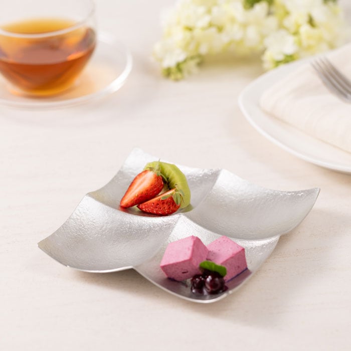 乐天商城 - 【11%OFFクーポン&P5倍 5/9 20~24時】 仕切り皿 パレットプレート L ( 能作 初任給 プレゼント 母の日 盛皿 プレート テーブルウェア 食器 パーティー 高岡銅器 結婚 出産 内祝い 引き出物 金婚式 誕生日プレゼント 還暦祝い 古希 喜寿 米寿 退職 定年 プレゼント お祝い )