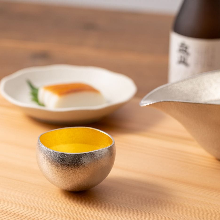 乐天商城 - 【11%OFFクーポン&P5倍 5/9 20~24時】 小鉢 Kuzushi Tare 金箔 小 ( 能作 初任給 プレゼント 母の日 和食 食器 おつまみ 朝食 料理 高岡銅器 結婚 出産 内祝い 引き出物 金婚式 誕生日プレゼント 還暦祝い 古希 喜寿 米寿 退職 定年 プレゼント お祝い お返し お礼 )