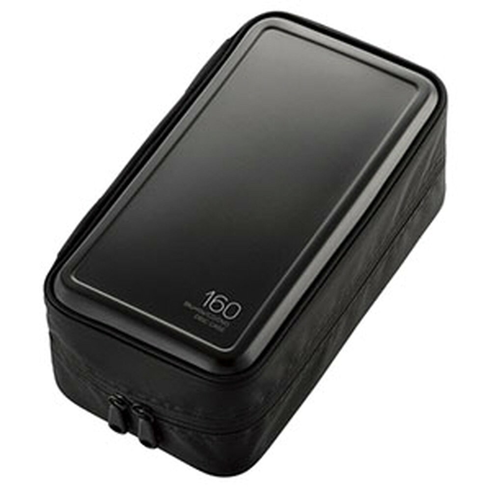 【特長】●160枚のBlu-ray/CD/DVD Discを収納できる大容量タイプです。●全方位からBlu-ray/CD/DVD Discを守るファスナーケースです。●外側の丈夫なセミハードケースが、Blu-ray/CD/DVD Discをしっかり保護します。●汚れや水に強く、傷がつきにくいマット加工のセミハード素材を採用しています。●ケース内側には取り外し可能な補強パーツがついています。ケースが潰れず、傷と反りに弱いBlu-ray Discをしっかり守ります。●ケースを開けやすいダブルファスナーを採用しています。●ケースが180度開き、Blu-ray/CD/DVD Discが取り出しやすいフルオープンタイプです。●持ち運びに便利なハンドルがついています。●不織布にはディスクの飛び出しを防ぐストッパ—がついています。●検索しやすいインデックスラベルがついています。●表面に凹凸が少なく、きめ細かい繊維の不織布を採用しています。【仕様】●メーカー:ELECOM●型番:CCDHB160BK●商品名:Blu-ray・DVD・CD対応ファスナーケース●大容量タイプ●収容メディア:Blu-ray Disc、DVD、CD●収納枚数:160●材質:・本体:(上下面)ポリプロピレン、(側面)ポリエステル・ディスク収納部:ポリプロピレン●外形寸法(mm):約幅180×奥行125×高さ295●重量(g):550●内側補強パーツ、ハンドル付●本体カラー:ブラック●付属品:インデックスラベル×12枚