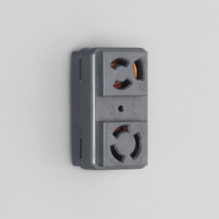 Rakuten - アメリカン電機 3117HCDZ-BK コンビ 複式機器用アウトレット 黒 接地形2P 15A 125V