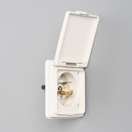 Rakuten - アメリカン電機 3215NW-L5 引掛形 防水形フランジインレット(ナイロン製) 接地形2P 20A 125V