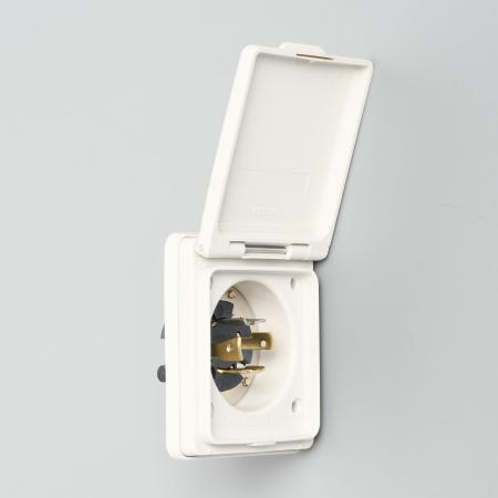 乐天商城 - 【受注生産品】アメリカン電機 4245NW-L16 引掛形 防水形フランジインレット(ナイロン製) 接地形3P 20A 480V