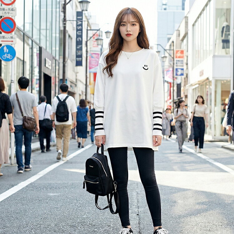 樂天商城 - 長袖Tシャツ レディース ロングtシャツ 綿 長袖 春服 秋服 ゆったり ビッグシルエット ロンT トップス カットソー 笑顔 刺繍 ロングTシャツ 可愛い 韓国ファッション カジュアル 体型カバー 送料無料