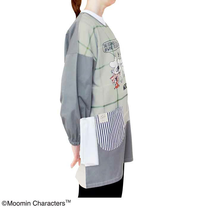 雑貨DEPOの即納 ムーミン エプロン スモック 割烹着 ムーミン一家 リトルミイ スナフキン姉弟 スノークのおじょうさん グレー/ベージュ ST-IM0077 北欧 キャラクター グッズ 保育士 幼稚園 先生 母親 料理 介護士 ガーデニング プレゼント ギフト 誕生日 母の日 【メール便】｜アングル3