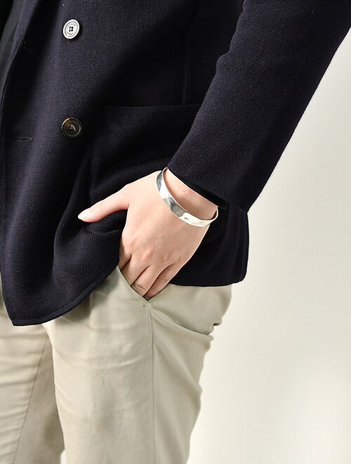 でらでら メンズセレクトショップのフィリップ オーディベール　　PHILIPPE AUDIBERT バングル メンズ SOLAR BRACELET シンプルデザイン 真鍮ブレスレット シルバーメッキ アクセサリー ブランド刻印 フランス製 国内正規品 でらでら 公式ブランド｜アングル2