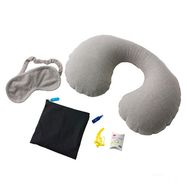 TO＆FRO NECK PILLOW＆EYE MASK SET ブラック グレー カーキ ブルー 移動時間が多い旅の強い味方が、TO&FROのネックピロー＆アイマスクセットです。 生地は肌を包み込むようにやわらかい肌触りのSnowy Owlを使用しており、とてもやさしいつけ心地です。 ネックピローは人間工学に基づいたオリジナル設計で、飛行機や電車のシートに長時間座っていても首に負担がかかりません。 その快適さは今までのネックピローのイメージを変えてしまうほど。 空気の出し入れに便利な空気栓は、オリジナルポーチの内ポケットに収納してください。 ネックピローとおそろいのアイマスクは、ストレッチ性のあるパイル二ットがふわりと軽く肌に馴染んで、心地よい眠りへと導いてくれます。 更に眠りを深いものにする耳栓もセット。 これで、旅の移動時間が自分だけのリラックスタイムになります。 セット内容 ネックピロー・アイマスク・耳栓(ケース、本体)・空気栓・収納ポーチ 素材 ネックピロー・アイマスク：SNOWY OWL(綿35％・レーヨン35％・ポリエステル30％) 収納ポーチ：HUMMING BIRD(ナイロン89％・ポリエステル11％) 重さ ネックピロー：約105g(カバー装着時) アイマスク：約15g 耳栓：約5g 空気栓：約1g 収納ポーチ：約8g サイズ ネックピロー：47×25cm アイマスク：20×9.5cm 耳栓：6.3cm 空気栓：1.1×4.2cm 収納ポーチ：16.5×16cm お洗濯 ●洗濯機ご利用の場合は、洗濯ネットをご使用ください。 ●摩擦による色落ち、色移りの可能性がございます。予めご了承ください。 おしらせ ●繊細な商品の為、引っ掛けにご注意ください。 ●耳栓のお色はアソートとなっております。予めご了承ください。