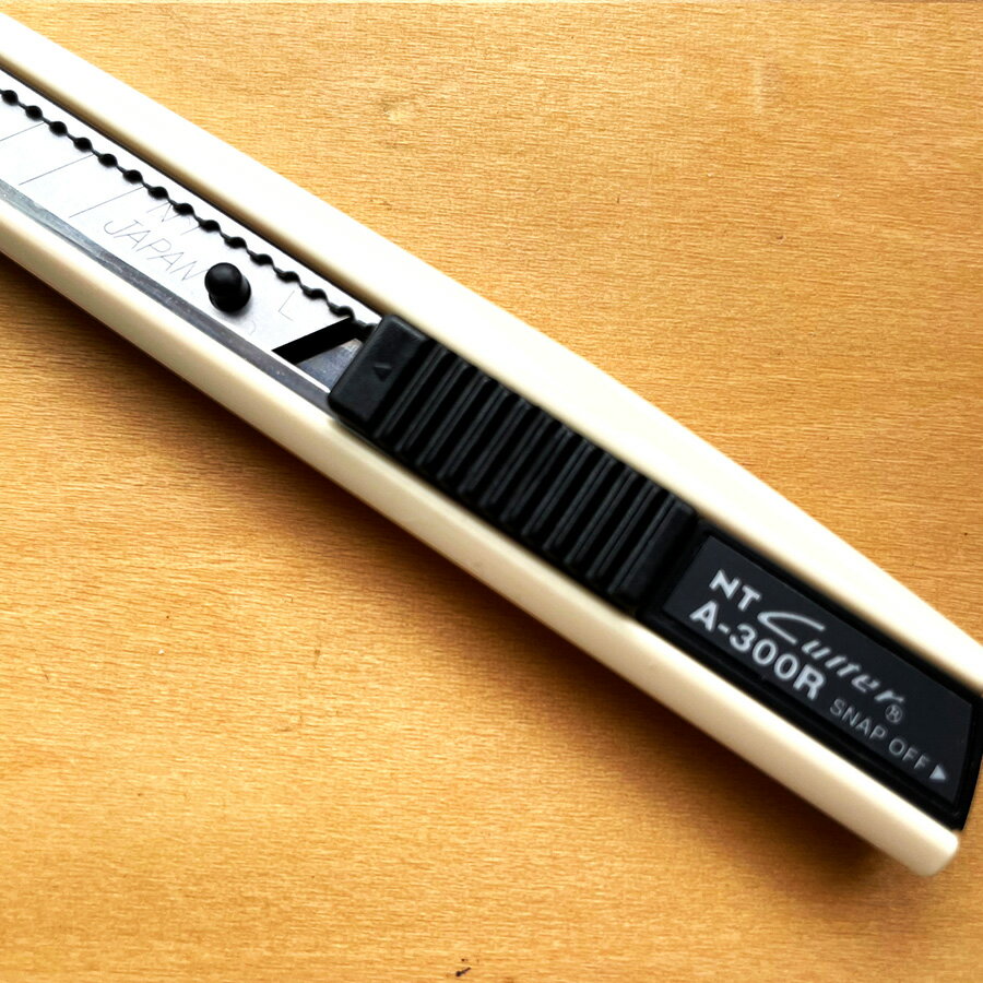 NTカッター A-300 ベーシックA型 オートロック 左右両用 【メール便】