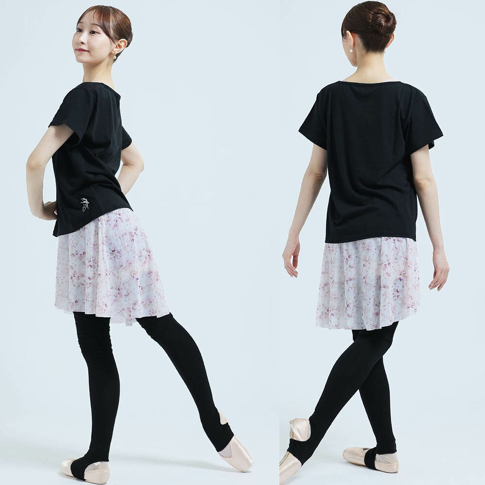 【3882-052 DD刺繍 Big Tシャツ(ブラック)】 　　仕様 商品番号 3882-049 商品詳細 首元をきれいに見せるラウンドネックと、 体のラインを拾わないゆったりとしたサイジング。 締め付け感ゼロで、レッスン前後のウォーミングアップウェアとしても活躍します。 素材 綿50％　ポリエステル50％ サイズ詳細 単位:cm 平置き実寸(cm) サイズ 身丈 身幅 ウエスト幅 肩幅 袖丈 袖幅 袖口幅 裾口幅 F 62 48 48 42 16 20.5 18.5 48 生産国 日本製 【2753-099 プリントブリリアントパール・サラカラスパッツ付きフィッシュテールスカート(ピュアカドレ)】 　　仕様 商品番号 2753-099 商品詳細 ●商品によって柄の出かたが異なります 素材 ポリエステル79％ ポリウレタン21％ (別布)ポリエステル100％ サイズ詳細 単位:cm 平置き実寸(cm) サイズ 前丈 後丈 ウエスト丈 ウエスト幅 フリーサイズ 35 45 7 32.5 生産国 日本製 【2757-063 コットンニット・甲付きレッグウォーマー(ブラック)】 仕様 商品番号 2757-063 商品詳細 通気性と吸湿性に優れたコットンニット素材のレッグウォーマー。 伸縮性に優れ、激しい動きでもズレにくく、足のラインに沿ってしなやかにフィットします。 素材 綿45％、モダール45％、ポリウレタン10％ サイズ詳細 (単位：cm) 平置き実寸(cm) サイズ 総丈 上口幅 (ゴム上り) 下口幅 フリーサイズ 68.5 17 8 生産国 日本製