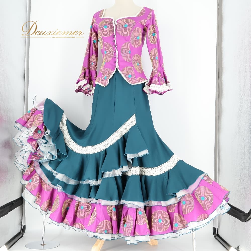 Rakuten - 【中古】 SONIA JOHNES ソニアジョーンズ フラメンコ 衣装 トップス ブラウス ファルダ スカート ツーピース セットアップ ピンク系 パープル系 ブルー系 紫 ピンク 緑 レース フリル ボランテ ダンス パーティ ボリューム 柄 模様 ボリューム 4サイズ H051-2511020000911