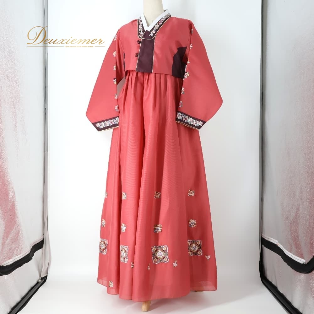 樂天商城 - 【中古】 韓国伝統衣装 チマチョゴリ レッド系 トップス ワンピース ドレス インナー 花 花柄 刺繍 華やか かわいい ボタン 民族衣装 チマ チョゴリ 韓流 韓服 イベント ステージ コスプレ 仮装 舞台 ダンス Z013-2517088000085