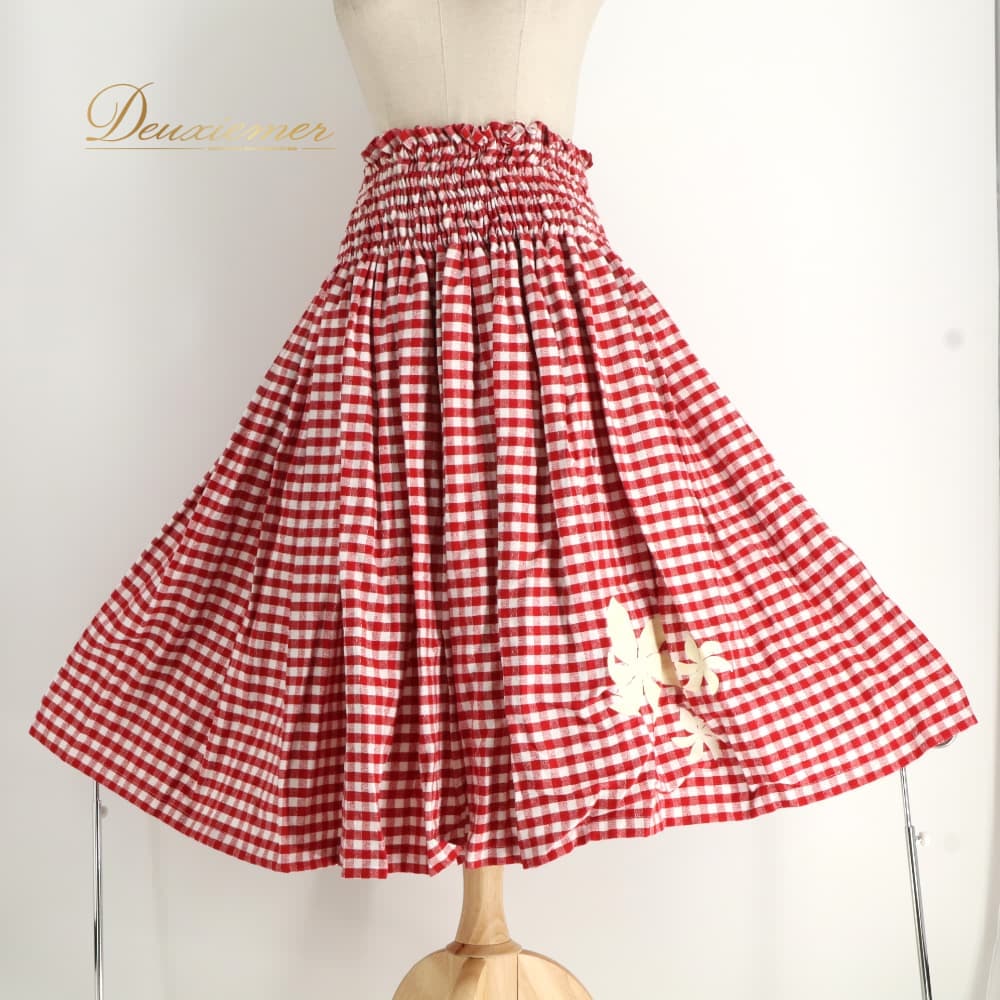 【中古】 フラダンス 衣装 ALOHANA パウスカート レッド系 ホワイト系 チェック柄 ティアレ柄 花柄 赤 白 ハワイアンプリント ハワイアン アロハ フラ ダンス レッスン 練習 シングル スカート 華やか 鮮やか かわいい おしゃれ ダンス衣装 練習着 F077-2512018012619