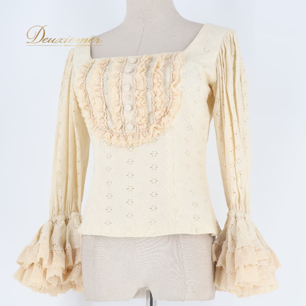 【中古】 SONIA JOHNES ソニアジョーンズ フラメンコ 衣装 トップス ブラウス ベージュ系 ホワイト系 クリーム フリル レース 長袖 かわいい ボタン レトロ おしゃれ ダンス衣装 発表会 ステージ衣装 レディース 4サイズ C026-2511002001752