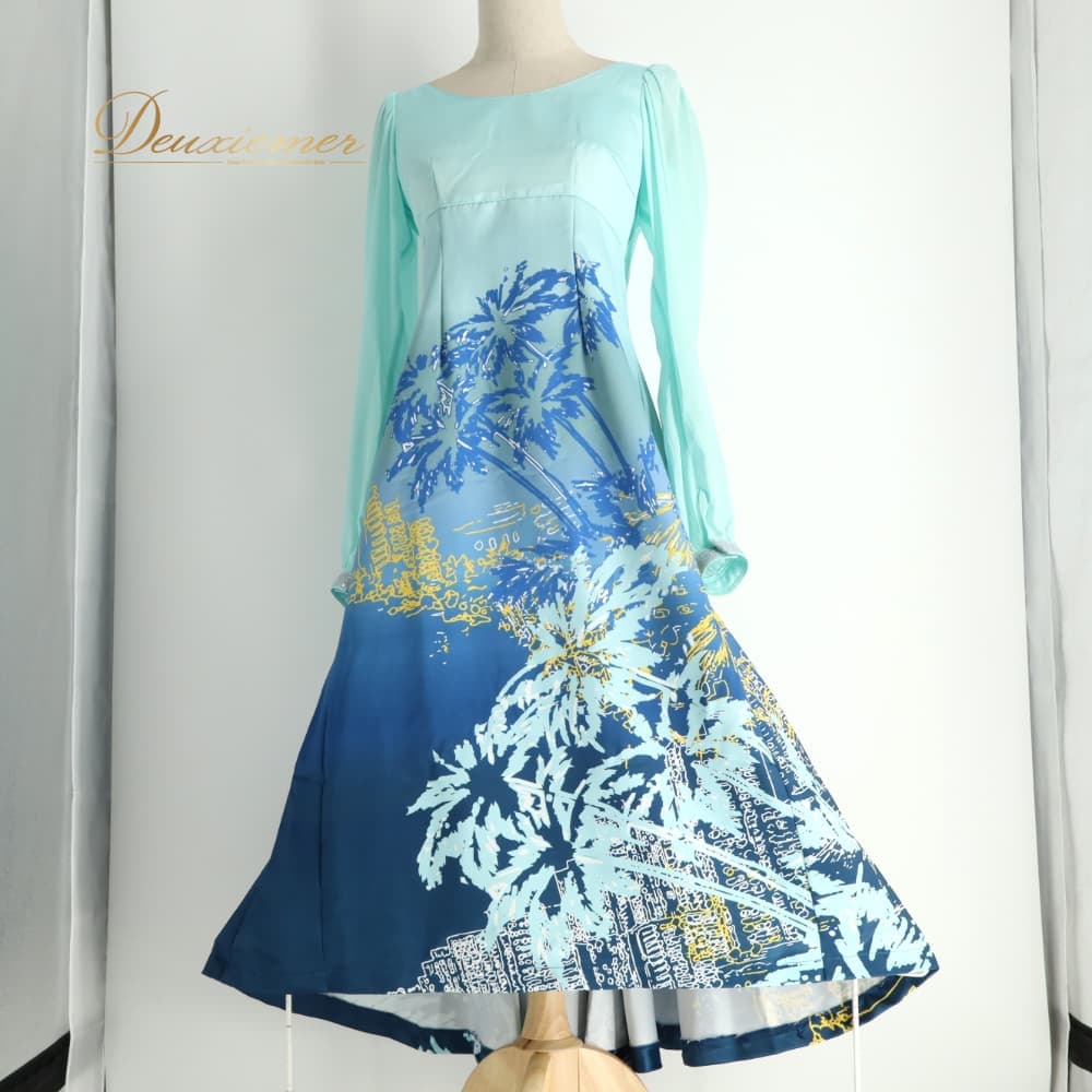 【中古】 FANCY DRESS ファンシードレス フラダンス 衣装 ワンピース ドレス ブルー系 植物柄 ヤシの木 チュール袖 ハワイアンプリント ハワイアン アロハ フラ ダンス レッスン 練習 長袖 フレアスカート 水色 紺 白 黄 ネイビー系 ホワイト系 F030-2512019015176