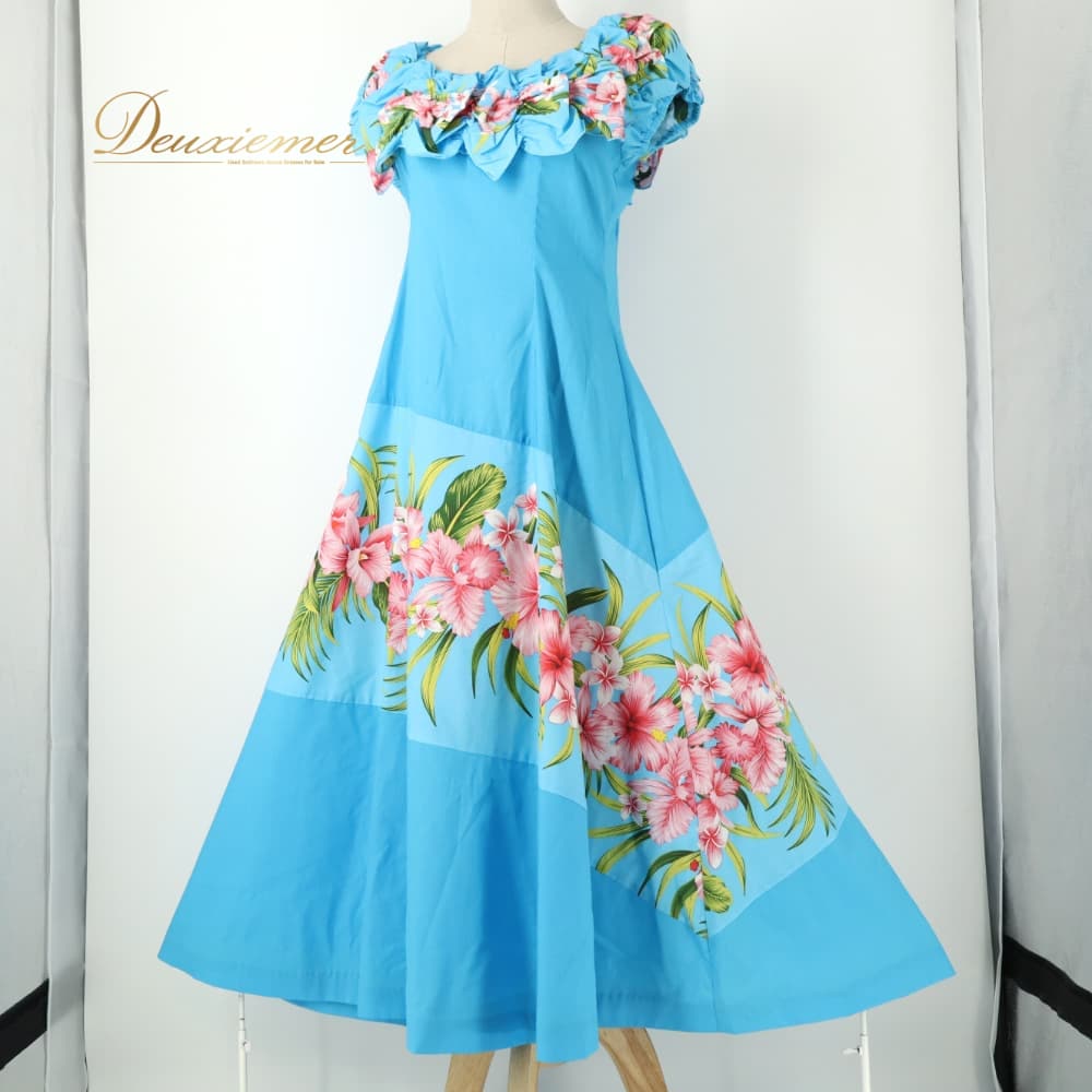 【中古】 Avivare アビバーレ フラダンス 衣装 ワンピース ドレス ブルー系 ハイビスカス柄 プルメリア柄 花柄 植物柄 ハワイアンプリント ハワイアン アロハ フラ ダンス レッスン 練習 ハワイアンダンス フリル ノースリーブ 水色 白 黄緑 緑 Mサイズ A042-2512019016388