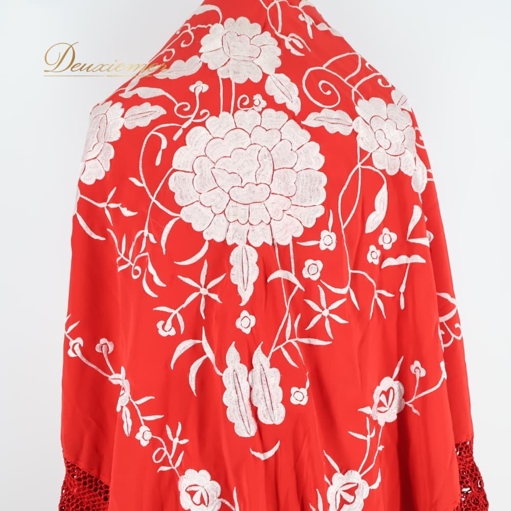 【中古】 フラメンコ 衣装 マントン シージョ レッド系 ホワイト系 赤 白 刺繍 フレコ フリンジ 花柄 四角 スクエア 大判 発表会 ダンス パーティ レッスン 小物 小道具 舞台 舞台衣装 衣装小物 ステージ 民族衣装 C045-2511069003102