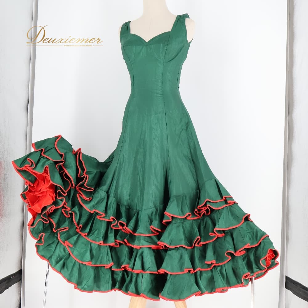 Rakuten - 【中古】 フラメンコ 衣装 ドレス ワンピース レッド系 グリーン系 緑 赤 ボランテ フリル 無地 ダンス パーティ 発表会 レトロ 可愛い ノースリーブ 舞台衣装 ダンス衣装 発表会用 フェミニン H053-2511022001176