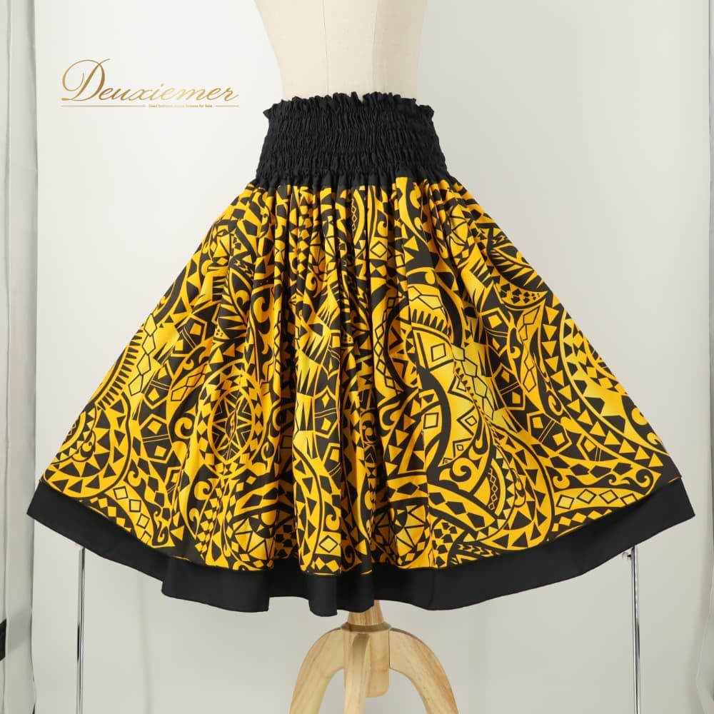 【中古】 フラダンス 衣装 パウスカート イエロー系 ハワイアンプリント ハワイアン アロハ フラ ダンス レッスン 練習 ハワイアンダンス ダブル スカート リバーシブル 黄 橙 黒 オレンジ系 ブラック系 フレア 華やか 鮮やか かわいい おしゃれ F004-2512018014163