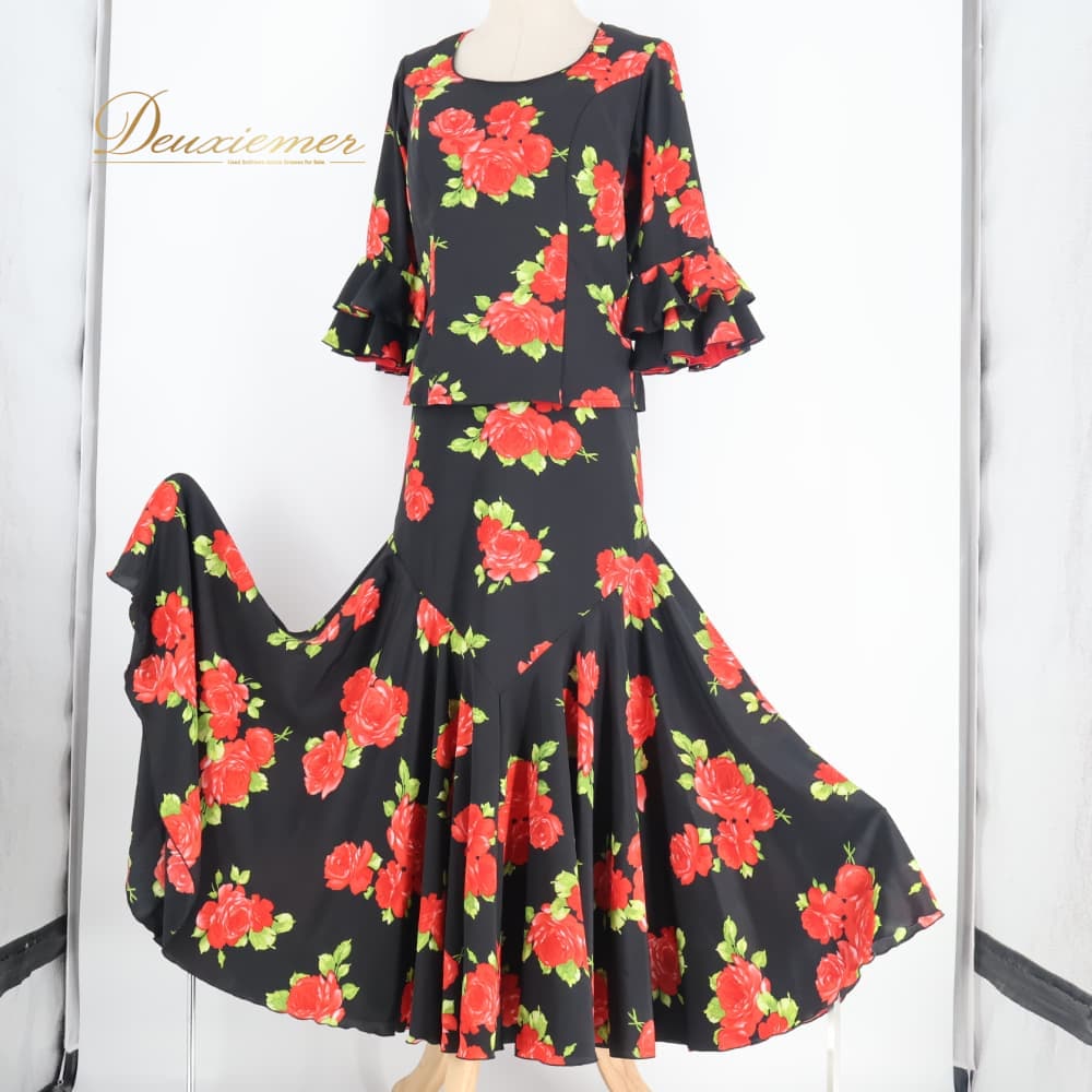 【中古】 Naomi ナオミ フラメンコ 衣装 ツーピース セットアップ 上下セット ブラック系 レッド系 グリーン系 黒 赤 花柄 華やか かわいい 上品 ダンス パーティ 発表会 レディース 舞台衣装 ダンス衣装 軽め 日本製 ステージ C061-2511020002168