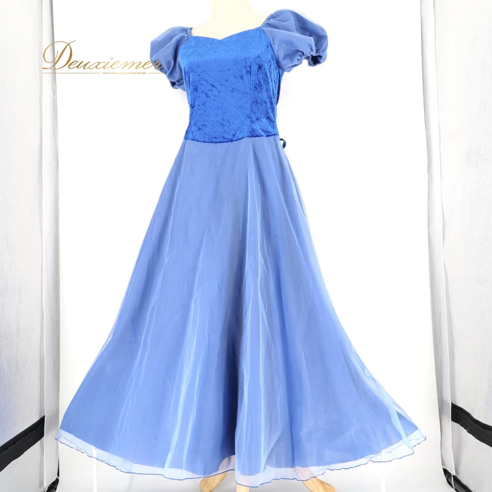 【中古】 Paondor パンドール フラダンス 衣装 ワンピース ドレス 日本製 ブルー系 青 ベロア チュール 編み上げ リボン 透け感 パフスリーブ 華やか 鮮やか かわいい おしゃれ 上品 高級感 フレア ふんわり ハワイアン アロハ フラ ダンス Mサイズ H020-2512019010249