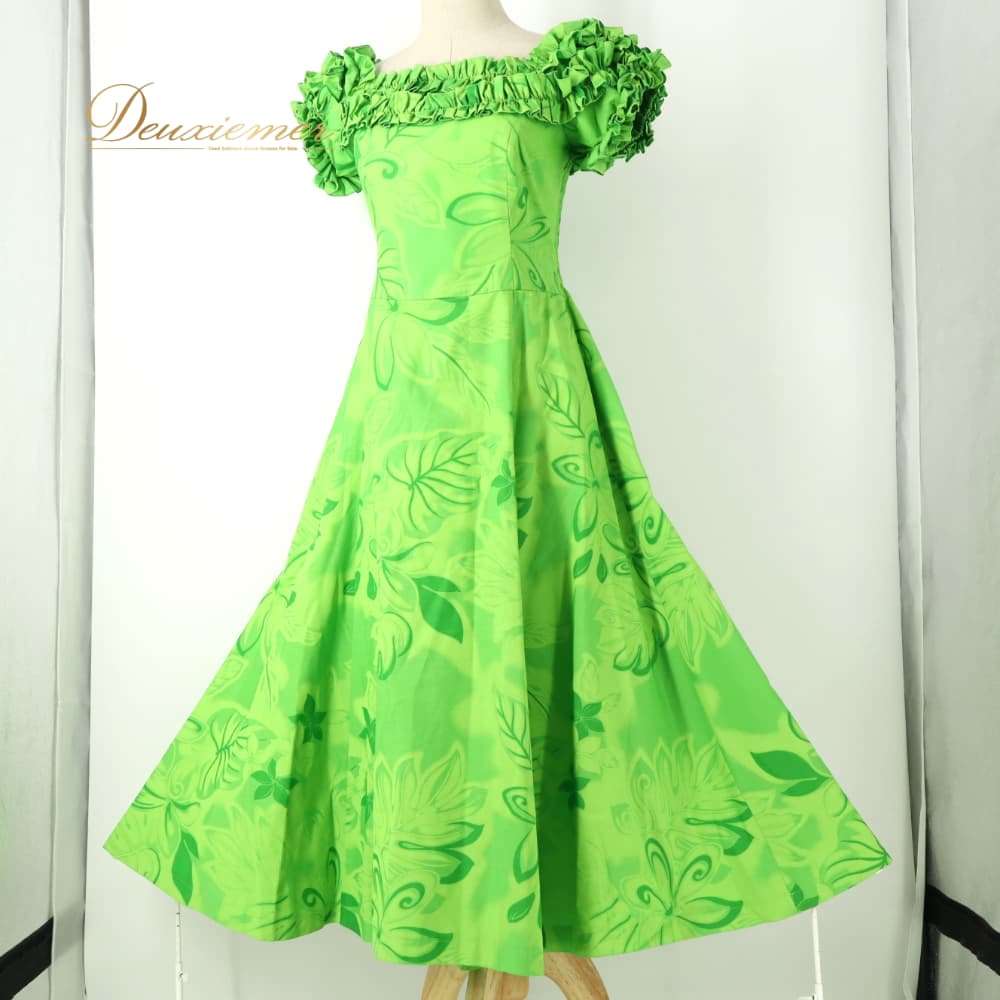 【中古】 Lei Aloha レイアロハ フラダンス 衣装 ワンピース ドレス グリーン系 プルメリア柄 モンステラ柄 タロリーフ柄 花柄 植物柄 フリル ハワイアンプリント ハワイアン アロハ フラ ダンス レッスン 練習 ハワイアンダンス 黄緑 緑 Mサイズ B012-2512019016807