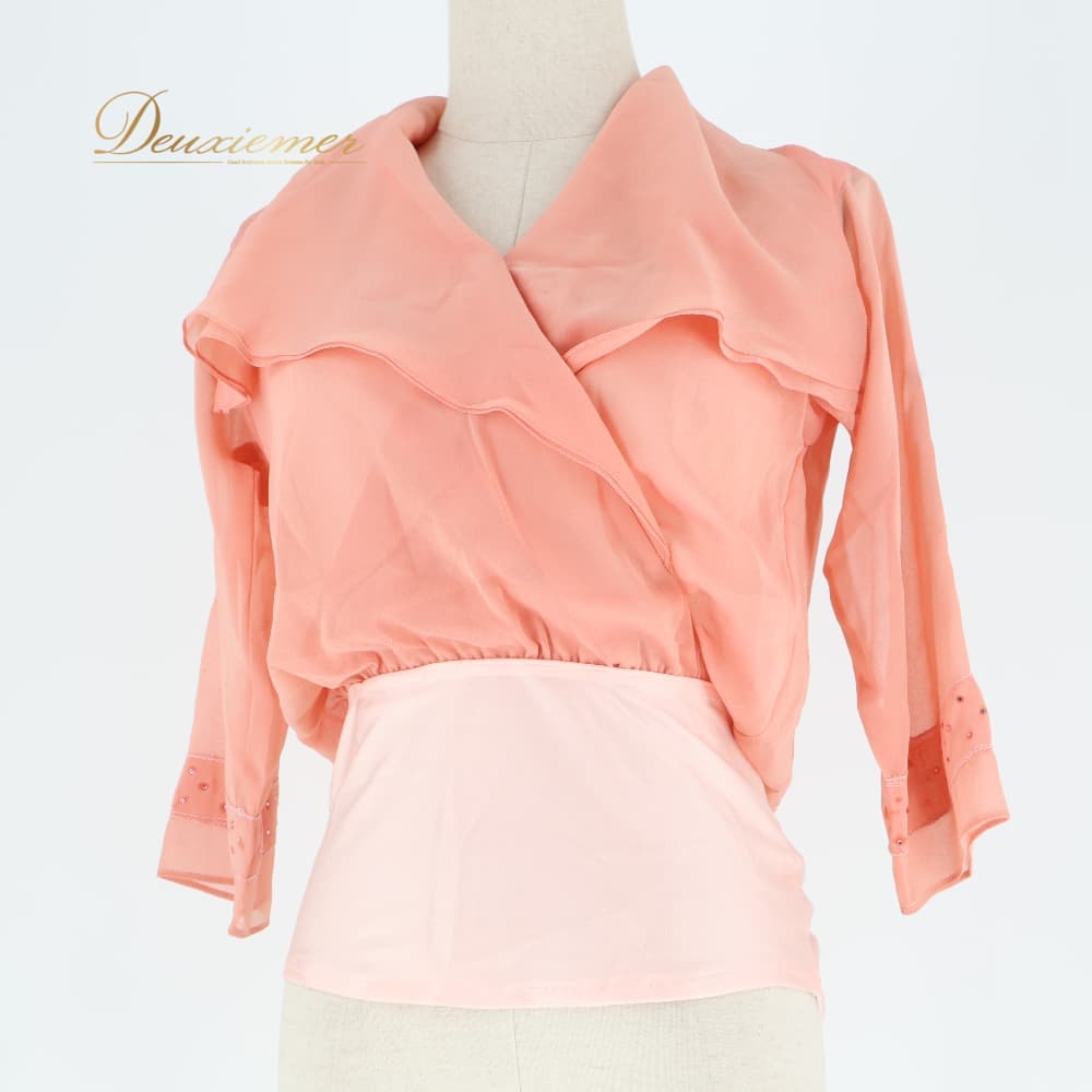 Rakuten - 【中古】 Chacott チャコット 社交ダンス 衣装 トップス ブラウス レッスンウェア ピンク系 伸縮 ストレッチ シンプル フリル かわいい 淡い 透け感 日本製 襟 ダンス衣装 練習 レッスン イベント ステージ おしゃれ パーティー ダンスパーティー Mサイズ A026-2510701006617