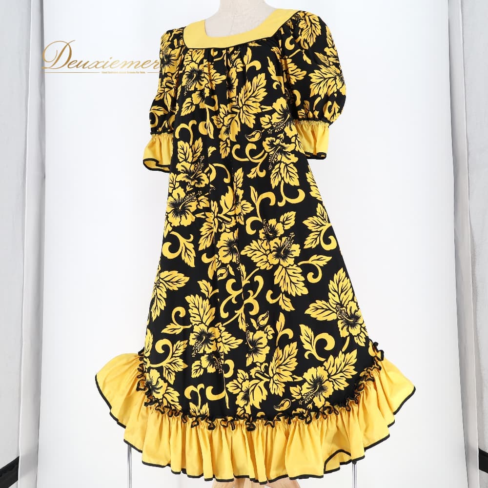 【中古】 Number One Fashion フラダンス 衣装 ワンピース ドレス ブラック系 ハワイ製 イエロー系 黒 黄 ハイビスカス柄 モンステラ柄 ハワイアンプリント フリル 花柄 植物柄 アロハ フラ ダンス レッスン 練習 華やか 鮮やか おしゃれ かわいい F054-2512019010638