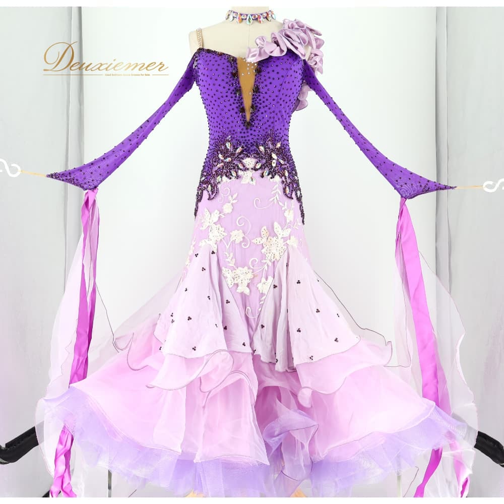 Rakuten - 【中古】 forever フォーエバー 社交ダンス 衣装 ドレス ワンピース パープル系 ラインストーン フリル 花 紫 ラベンダー デモ 競技用 チョーカー ボリューム 上品 フロート かわいい ダンス衣装 イベント ステージ キラキラ おしゃれ Mサイズ Z009-2510122013447