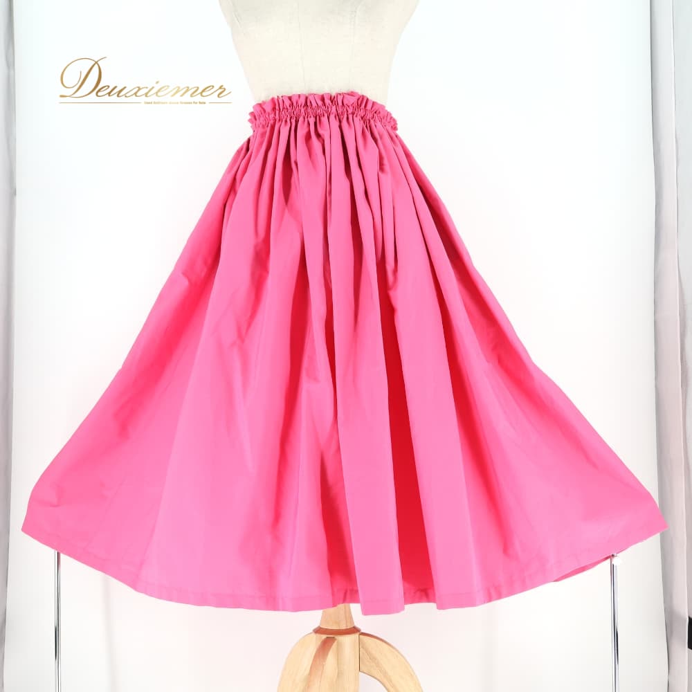 乐天商城 - 【中古】 ハレハワイイ フラダンス 衣装 パウスカート ピンク系 無地 日本製 シンプル 華やか 鮮やか かわいい おしゃれ 軽やか シングル フレア スカート ハワイアンダンス ハワイアン アロハ フラ ダンス レッスン 練習 練習着 レッスンウェア ふんわり A022-2512018009657