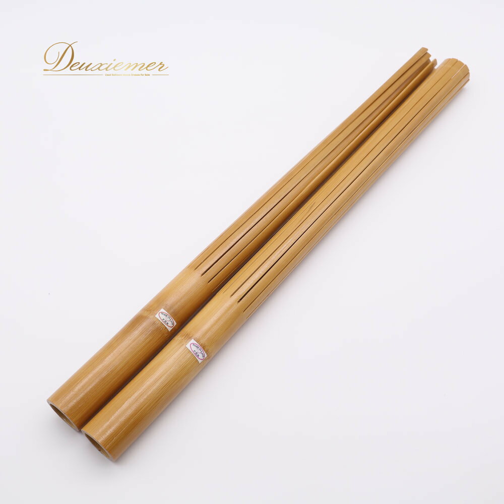 【 商品説明 】 【商品名】 フラダンス 小物 プイリ 【サイズ】表記なし 長さ約50.5cm、直径約3.3cm ※実測の為、多少の誤差はご了承ください 【補足事項】 直径は外径を含みます ------------------------------------ 【ポイント】 ▽ベージュ×ブラウン ▽木製プイリ ------------------------------------ 【 商品状態 】 先端に使用感有り。 繊維が出ている箇所有り。 使用品となりますので、小傷、擦り傷、小汚れなどはご了承ください。 モニターの発色により実際と異なる場合があります。 【商品状態チェック】 ファスナー不具合：ー 修繕・補修・補正：なし シミ・汚れ：なし ほつれ：なし 傷、破れ：あり ゴムの伸び：ー 生地の劣化：あり 装飾品の劣化：ー 錆び：ー 毛羽立ち・毛玉：ー 書き込み：なし 【 送付方法 】 全品送料無料! 【 その他 】 【ご覧いただきありがとうございます】 ダンス衣装専門ショップ「D-euxièmer（ドゥーズィエマー）」です。 【取扱商品】 社交ダンス（スタンダード・モダン・ラテン）を中心に、フラメンコ、ベリーダンス、フラ、タヒチアン、バレエ、フォークダンスなどの衣装・ドレスを多数出品中。 その他にも、パーティードレス・ナイトドレス・フォーマル・ウェディング衣装・バッグ・シューズ・アクセサリー・髪飾り・帽子・楽器などもございます。 ※希少な一点物もございますので、お早めにご検討ください。 ご質問はお気軽にコメントください♪ 皆さまとのご縁を心よりお待ちしております。 【 必ずお読みください 】 当店の商品はすべて中古品・古着です。 「思っていた状態と違う」など、商品状態の受け取り方の違いによる返品・交換は、原則お受けしておりません。気になる点は、ご購入前に必ずお問い合わせください。 お客様のご都合でやむを得ず返品をお受けする場合は、発送にかかった送料をご負担いただき、商品は元払い（送料お客様負担）でご返送ください。 商品説明と明らかに異なる不備があった場合は、送料当店負担で対応いたします。ご連絡は商品到着後3日以内に限ります。 暴言や威圧的な表現でのご連絡には、お返事を控えさせていただく場合があります。 【 管理番号 】 J001-2512079000839