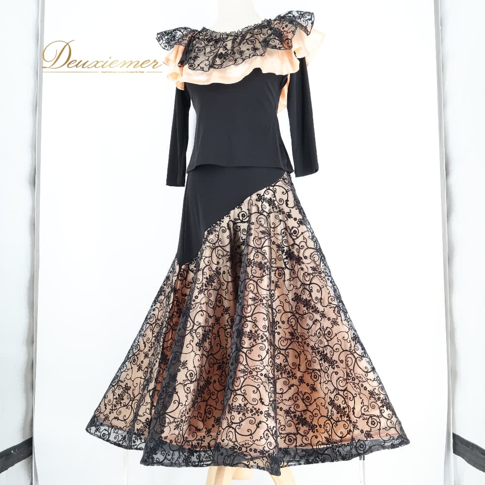 create-sun クリエイトサン 社交ダンス 衣装 ツーピース セットアップ スタンダード ブラック系 ゴールド系 ピンク系 黒 ベルベット 上品 高級感 発表会 パーティ 華やか ダンス フリル レディース ダンス衣装 エレガント 光沢感 H054-2510120002467
