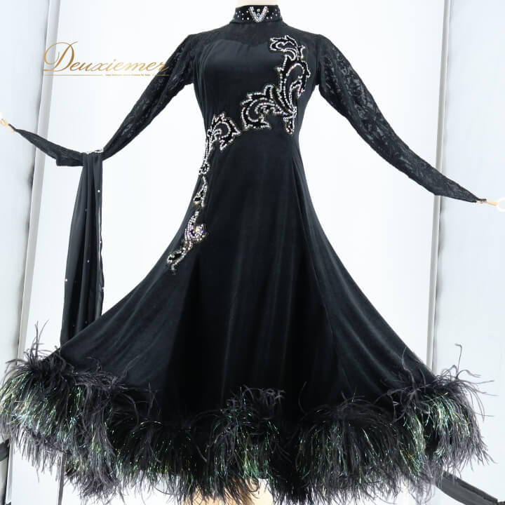 【中古】社交ダンス 衣装 スタンダードドレス ドレス ワンピース 黒 ベロア ファー ブラック系 長袖 レース 高級感 デモ 上品 ミニ丈 エレガント デザイン 舞台衣装 羽根付き 豪華 シンプル コスチューム パーティ フェミニン ラグジュアリー フォーマル